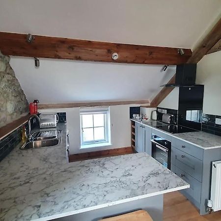 The Hayloft Llwyndu Apartment บาร์มัธ ภายนอก รูปภาพ